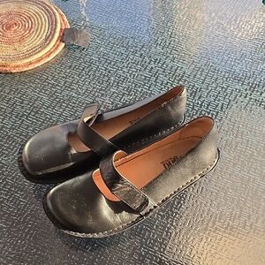Alegria Black Women's Flats